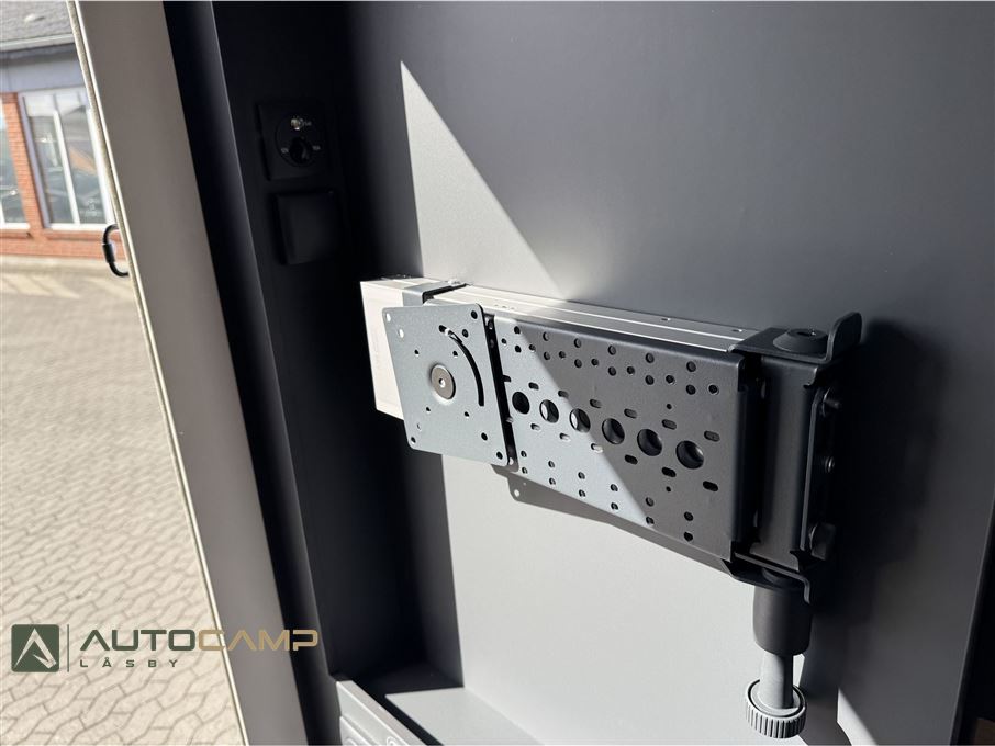 Adria Coral 670 DL 60Y selection