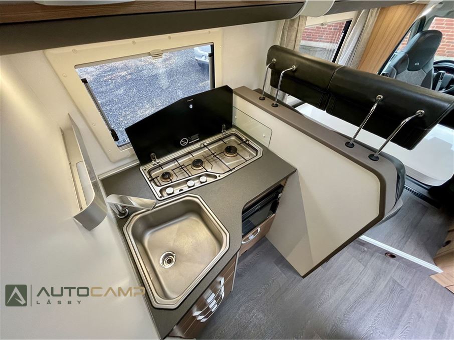 Adria Matrix Axess M670 SL