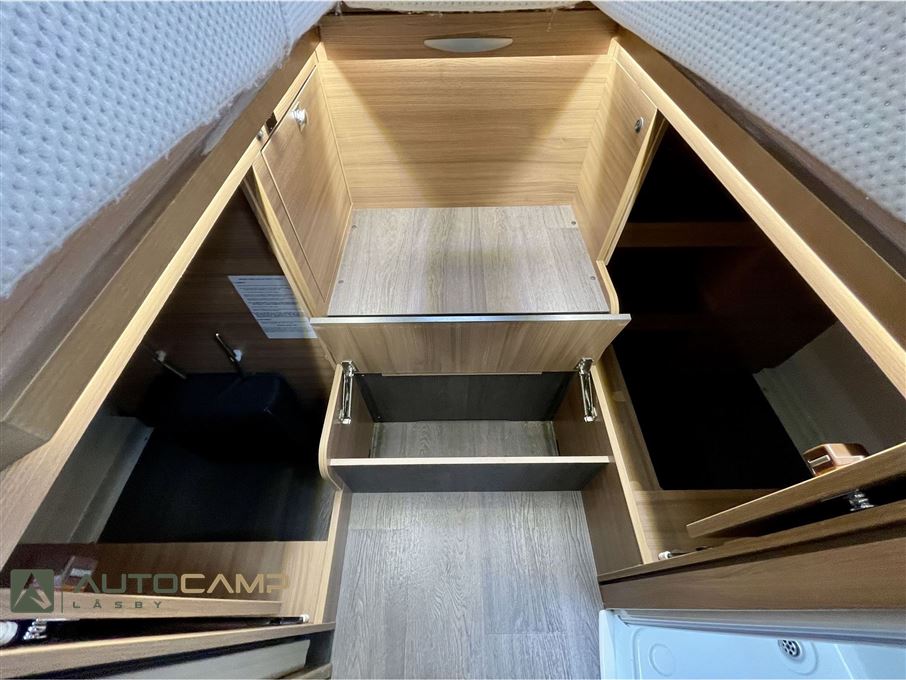 Adria Matrix Axess M670 SL