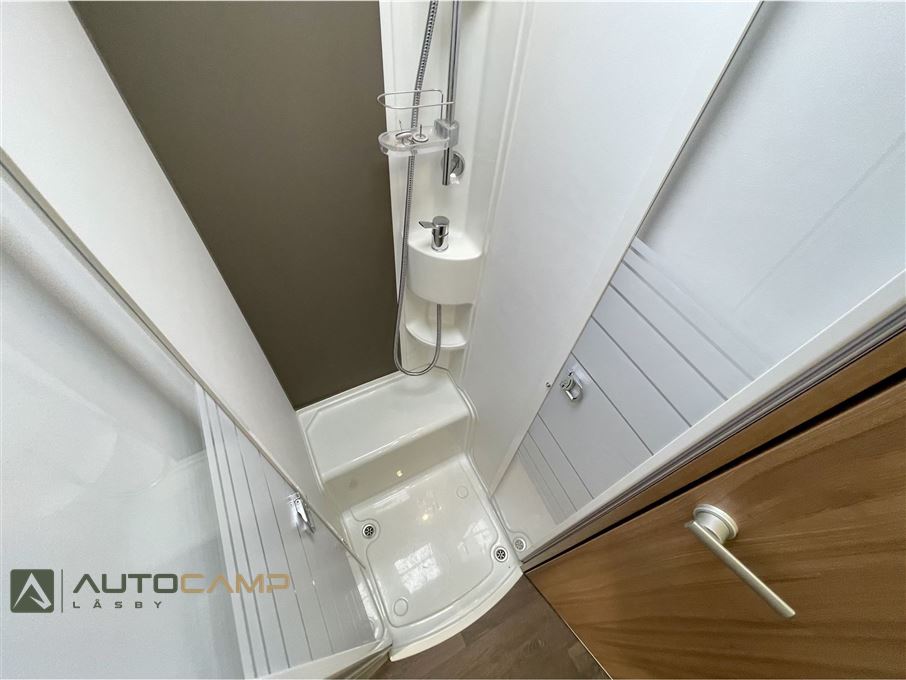 Adria Matrix Axess M670 SL