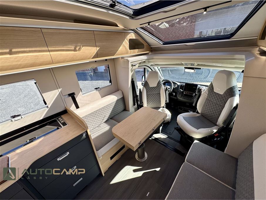 Adria Coral 670 DL 60Y selection