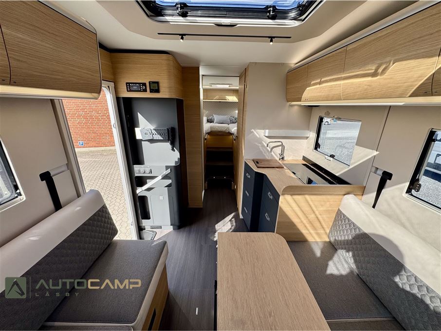 Adria Coral 670 DL 60Y selection