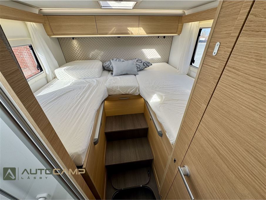 Adria Coral 670 DL 60Y selection