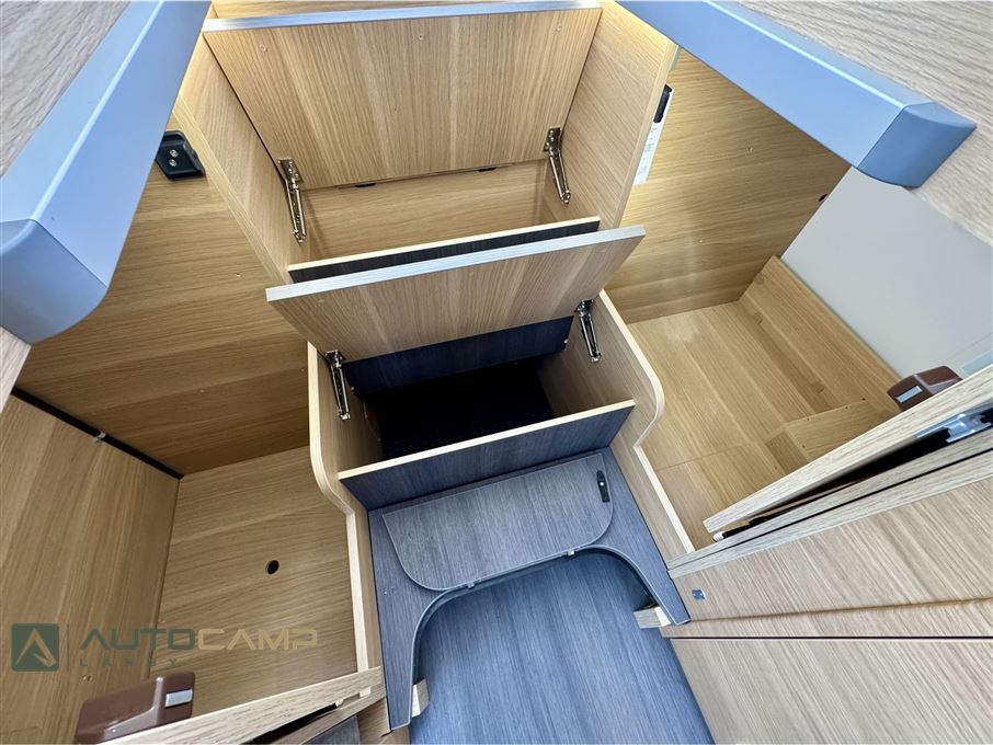 Adria Coral 670 DL 60Y selection