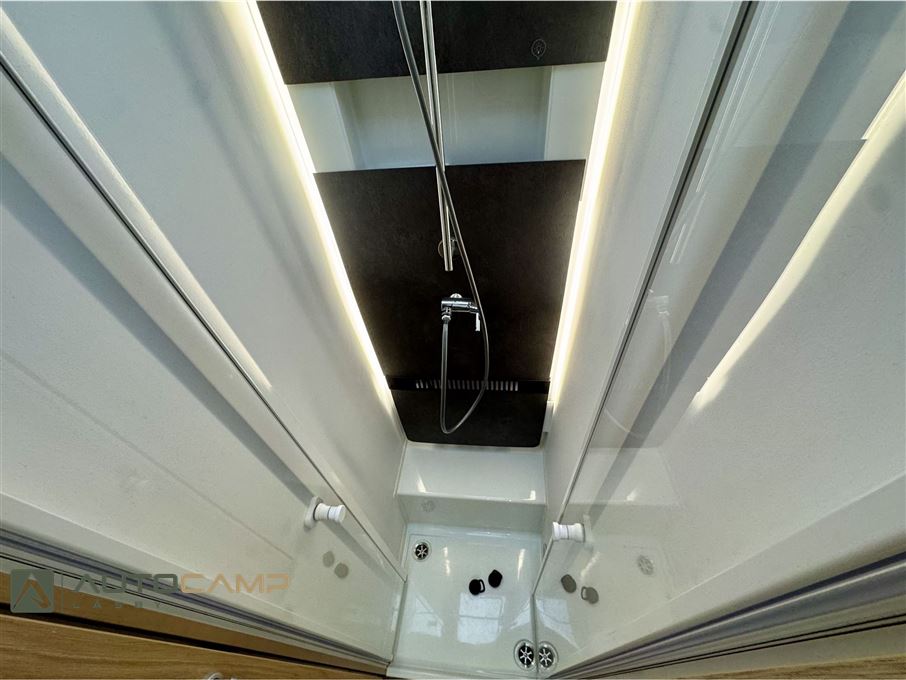 Adria Coral Plus S 670 DL