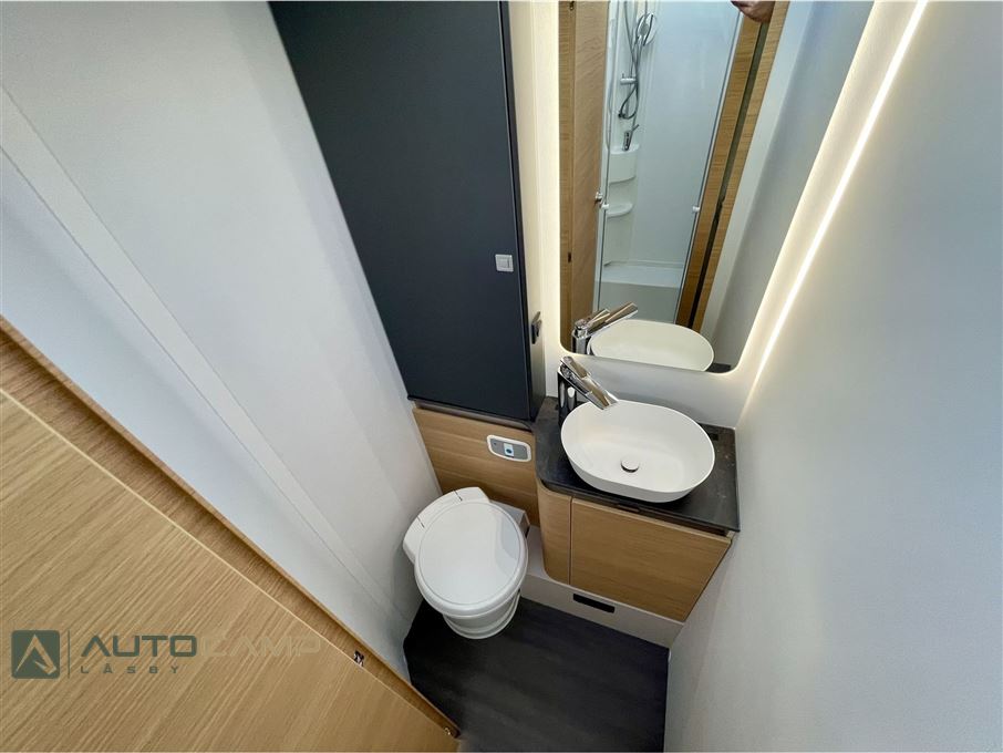 Adria Matrix M670 SL