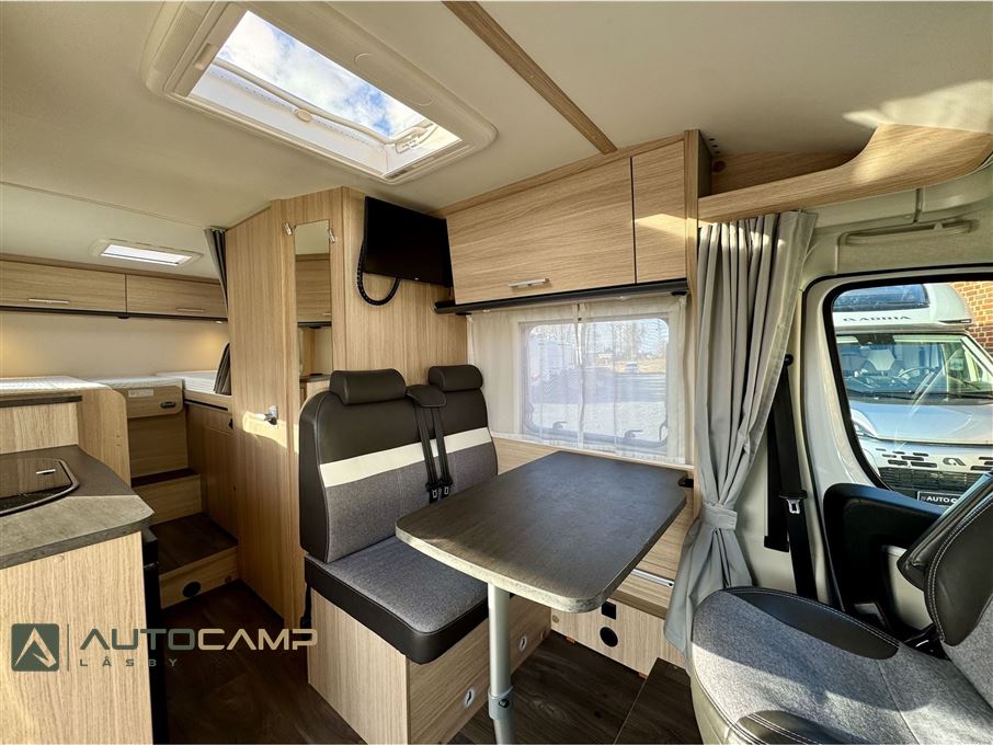 SunLight VAN V66