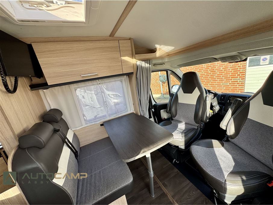 SunLight VAN V66