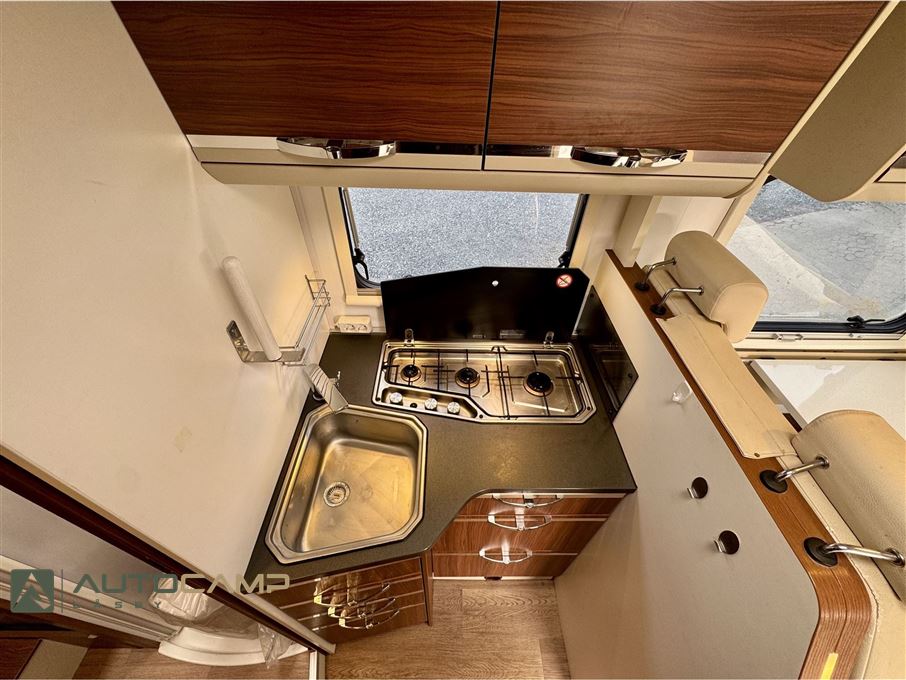 Adria Matrix Axess M670 SL