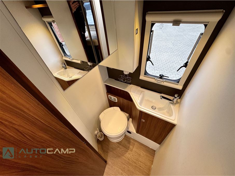 Adria Matrix Axess M670 SL