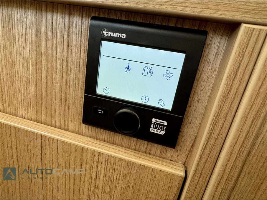 Carado V337 Europa Edition