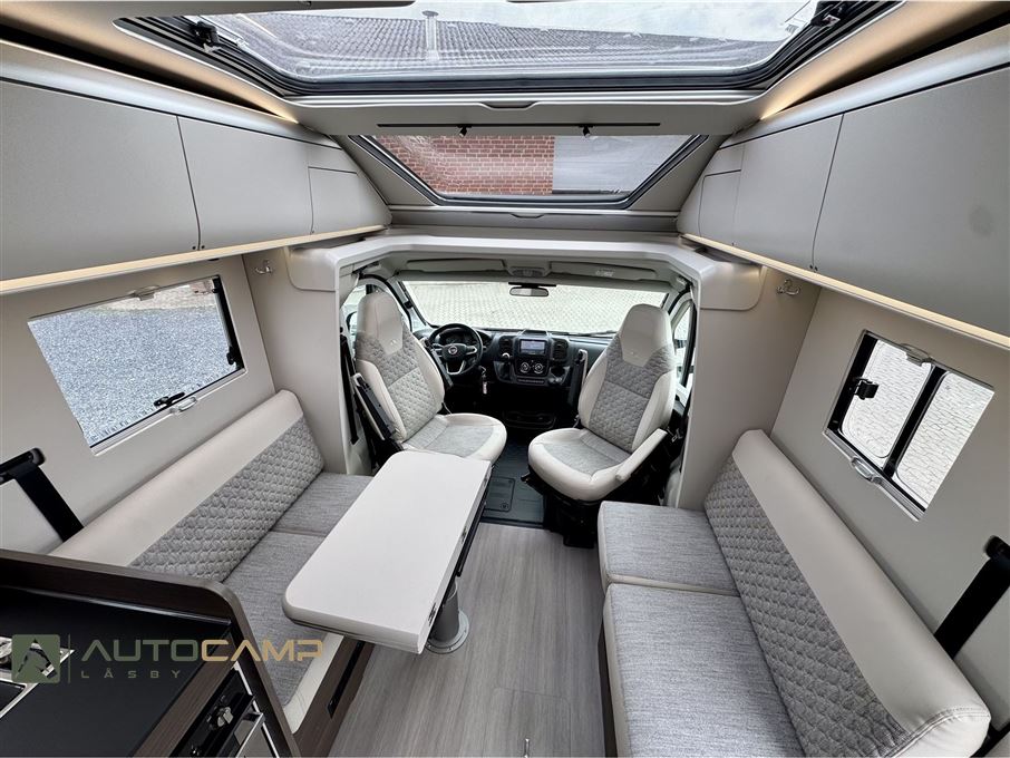 Adria Coral SUPREME S 670 DL