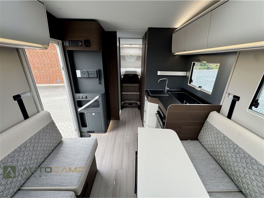 Adria Coral SUPREME S 670 DL