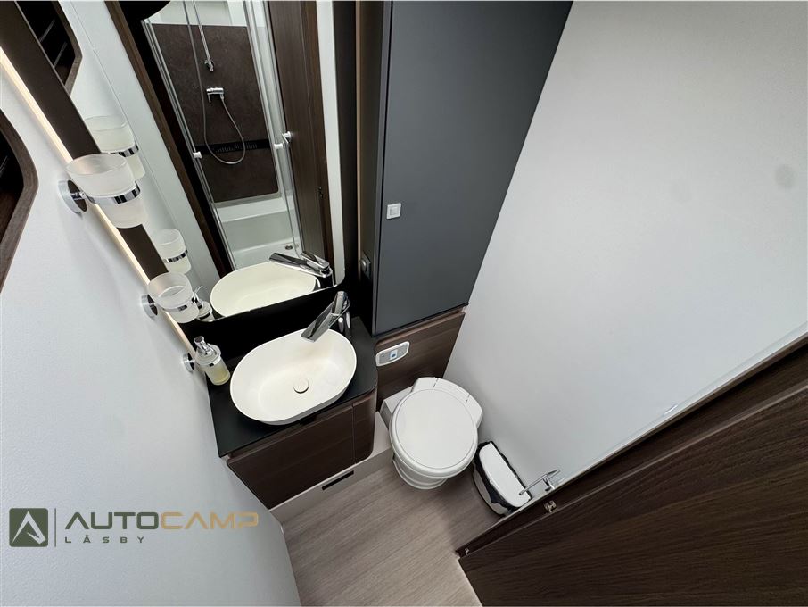 Adria Coral SUPREME S 670 DL