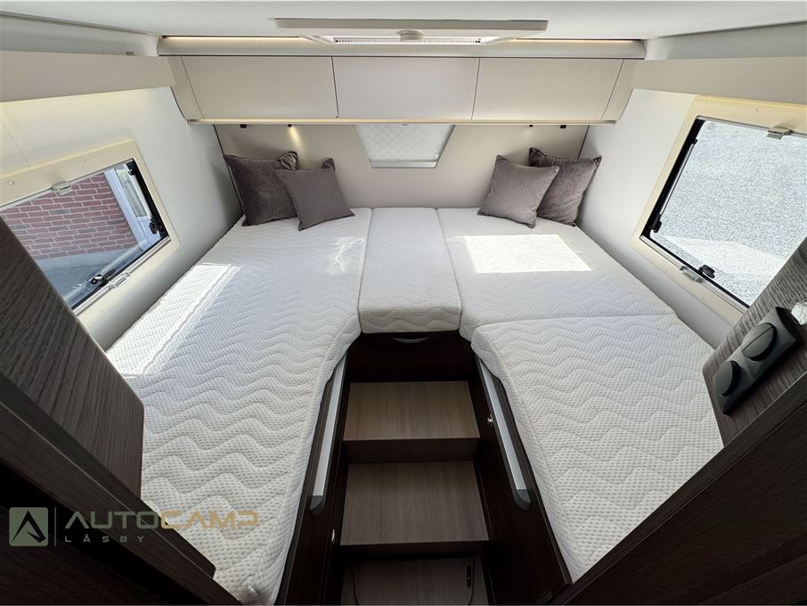 Adria Coral SUPREME S 670 DL
