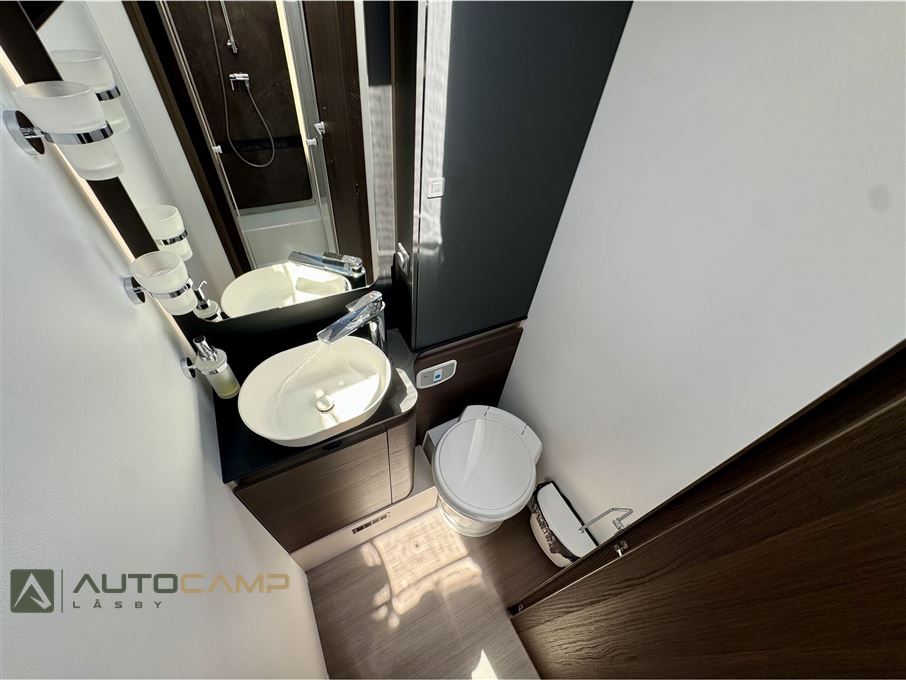 Adria Coral SUPREME S 670 DL