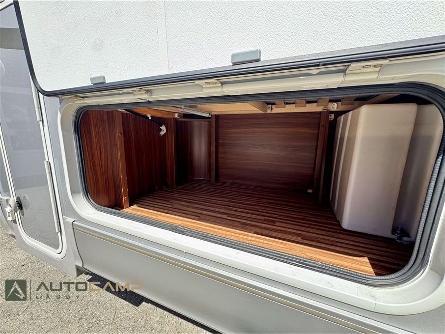 Adria Matrix 50 Y M670 SLT
