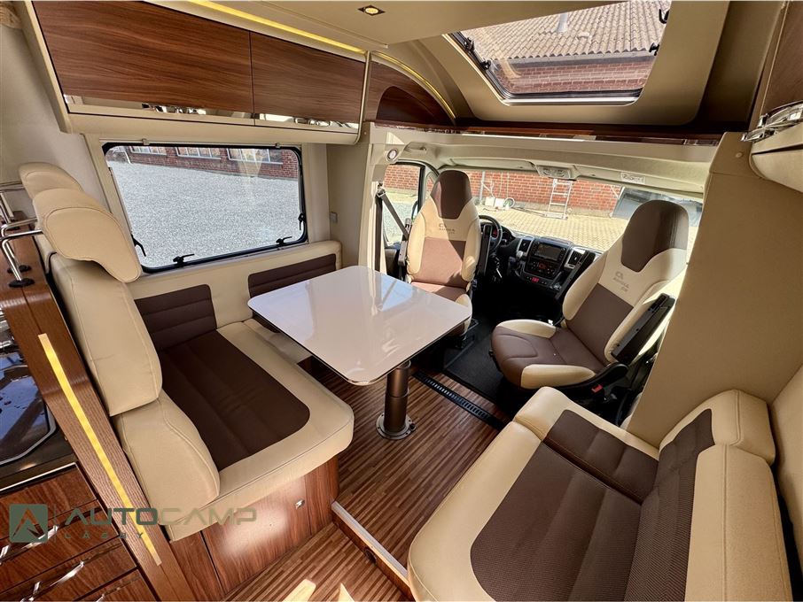 Adria Matrix 50 Y M670 SLT