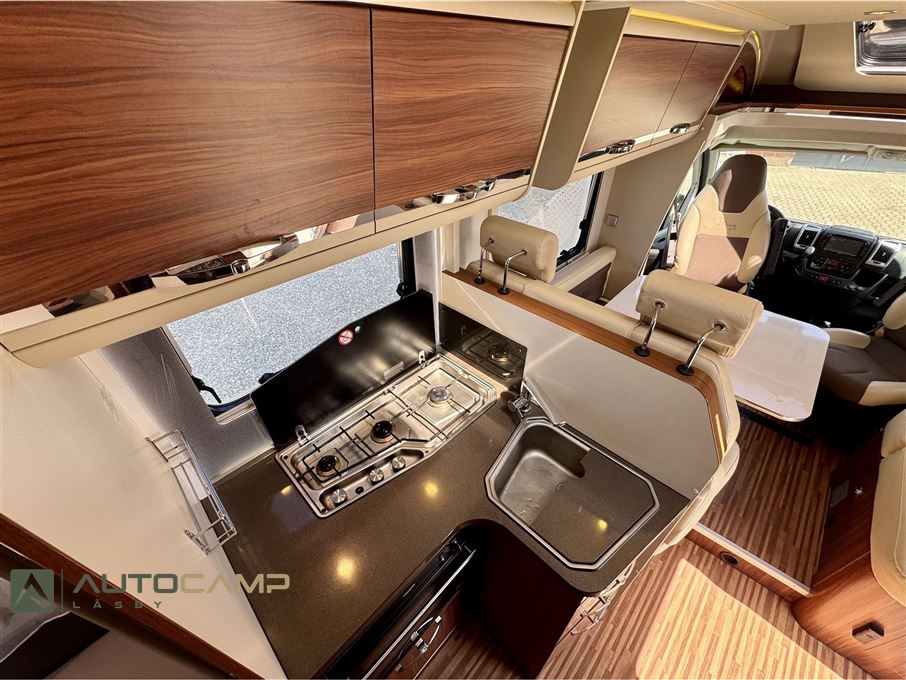 Adria Matrix 50 Y M670 SLT