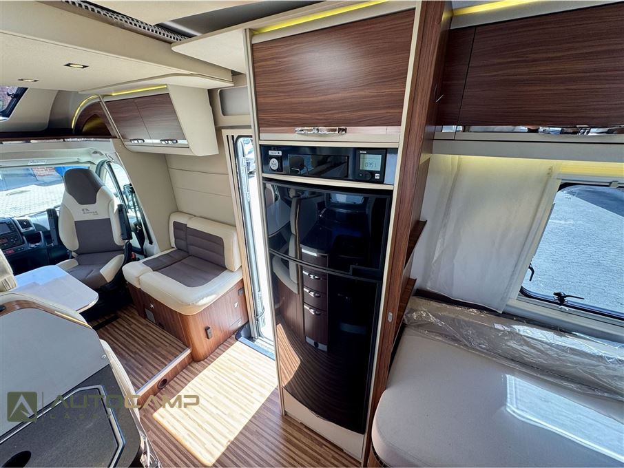 Adria Matrix 50 Y M670 SLT