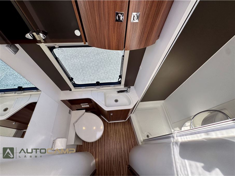 Adria Matrix 50 Y M670 SLT