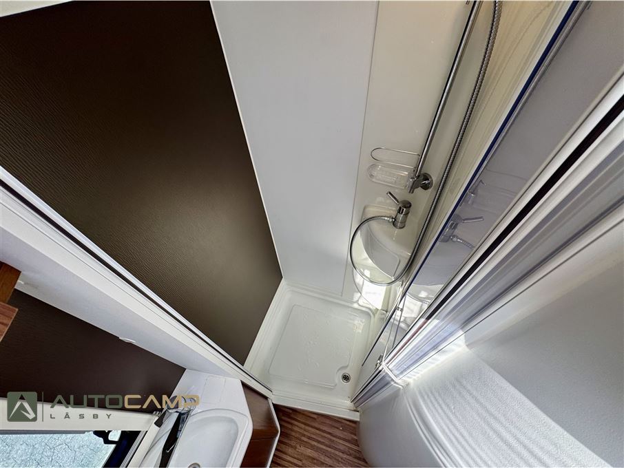 Adria Matrix 50 Y M670 SLT