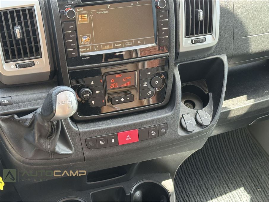 Adria Matrix 50 Y M670 SLT
