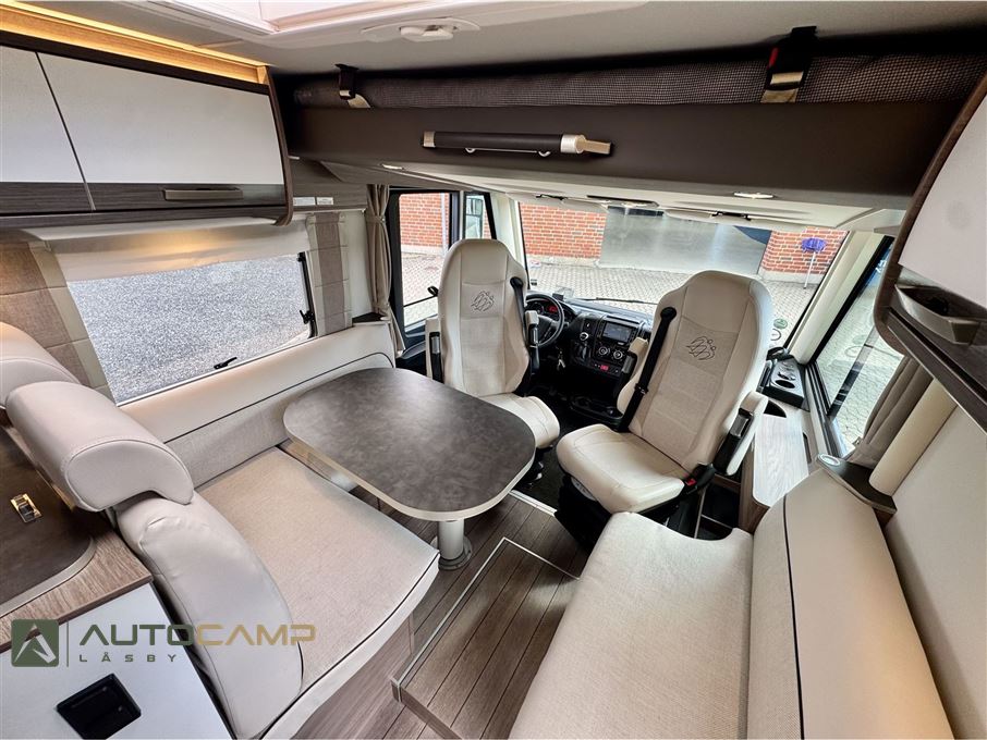 Knaus L!VE I 700 MEG