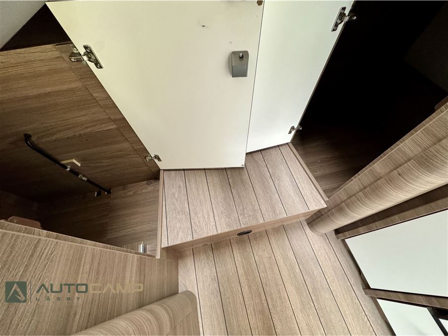 Knaus L!VE I 700 MEG