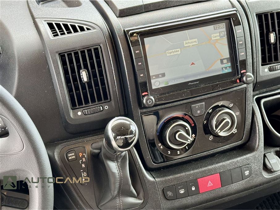 Knaus L!VE I 700 MEG