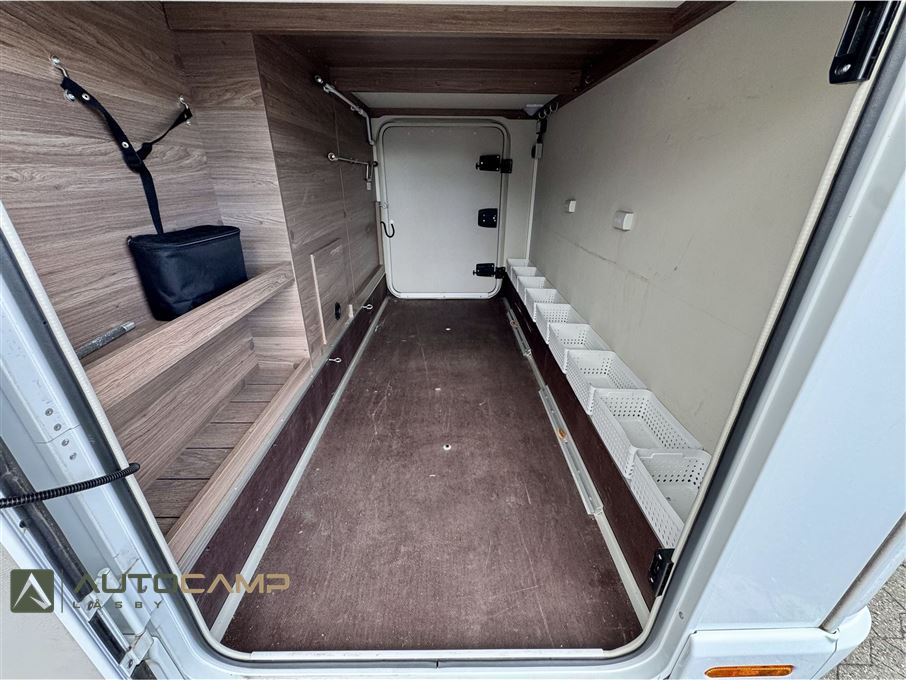 Knaus L!VE I 700 MEG