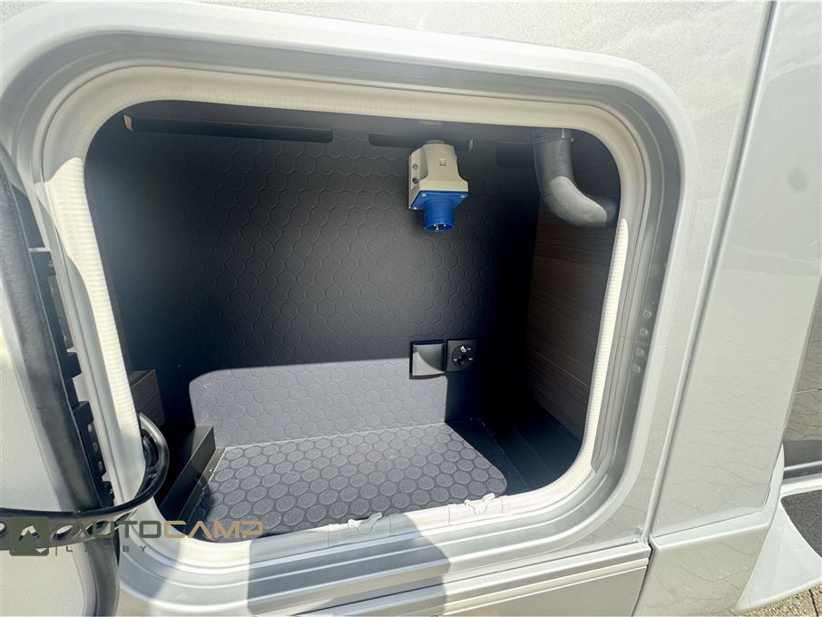 Adria Coral SUPREME S 670 SL