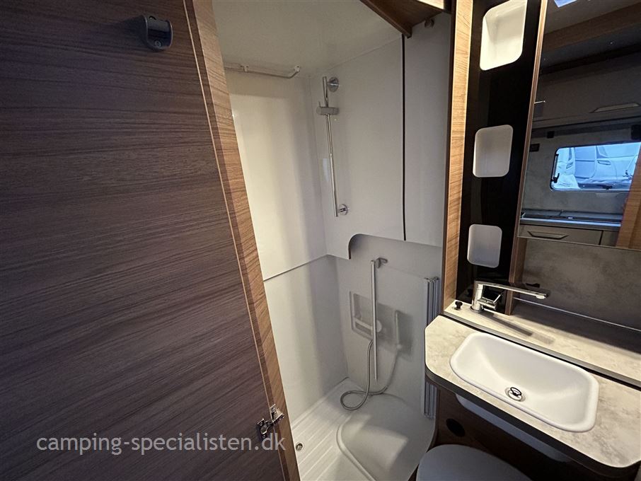 Knaus Tourer Van 500 MQ dobbelt seng