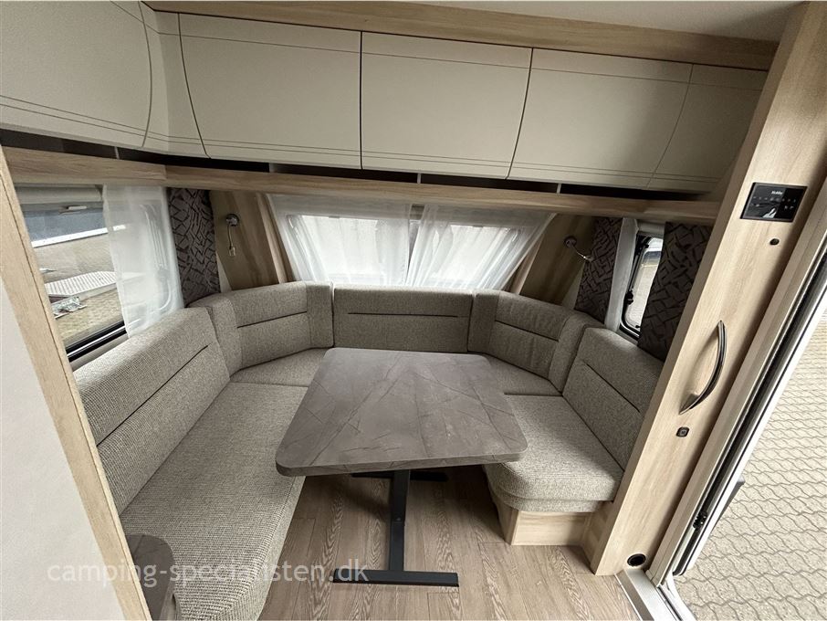 Hobby De Luxe 460 LU