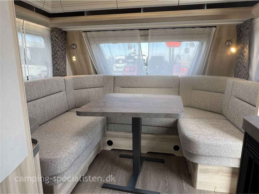 Hobby De Luxe 460 LU