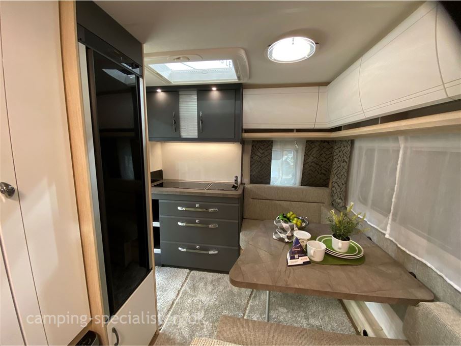Hobby De Luxe 400 SFE