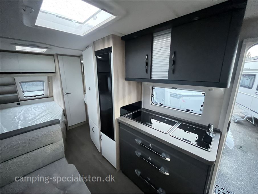 Hobby De Luxe 560 KMFe