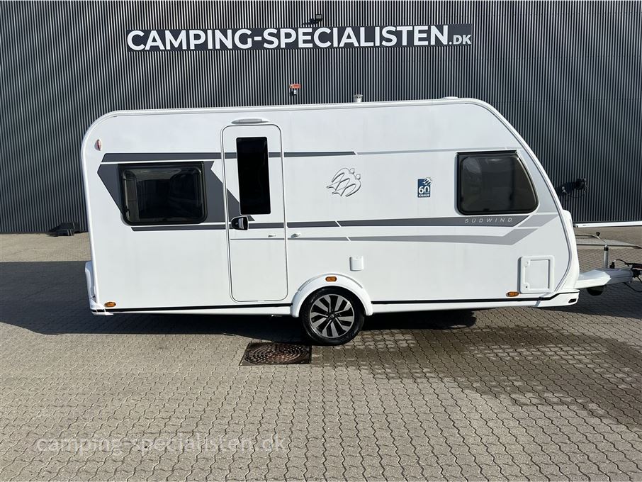 Knaus Südwind 450 FU "60 Years"