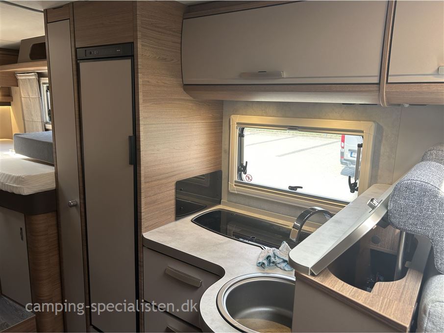 Knaus L!VE I 700 MEG