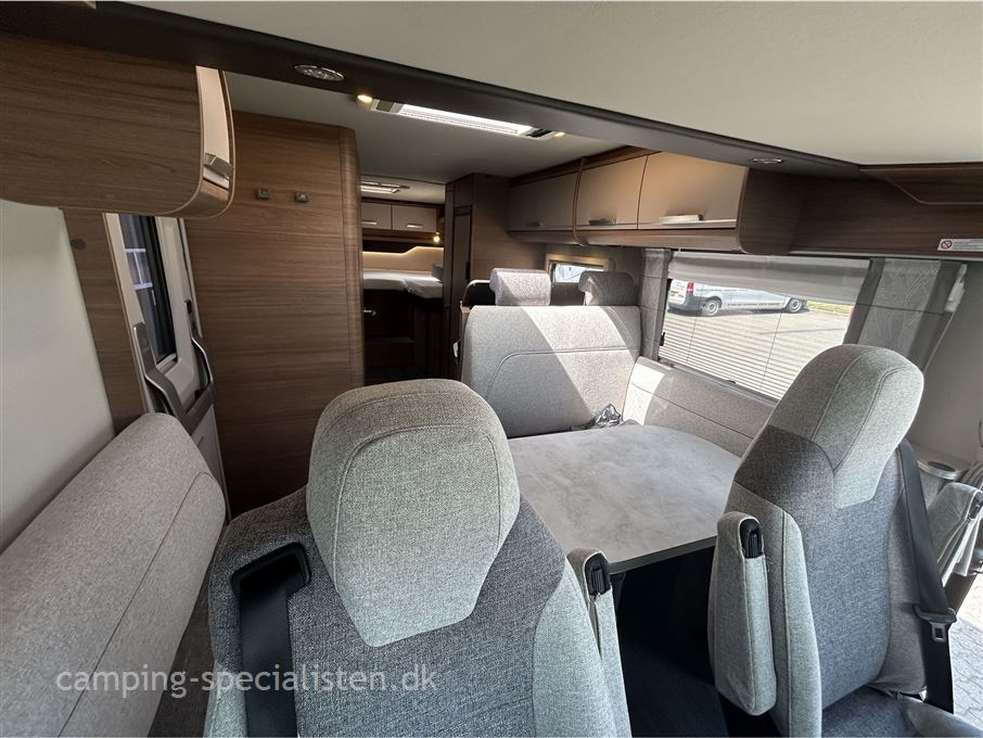 Knaus L!VE I 700 MEG