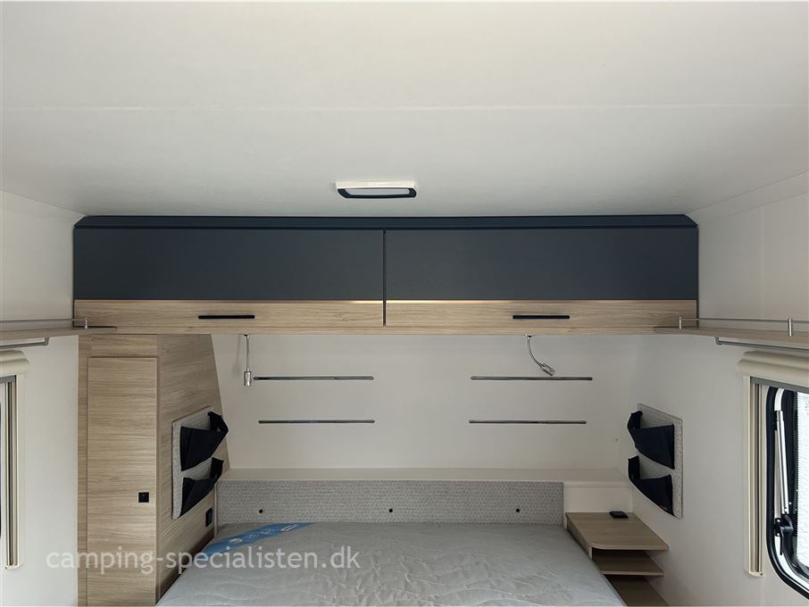 Caravelair Antares Titanium 470 quennsbed seng