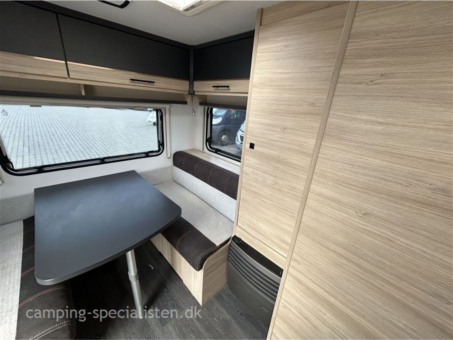 Caravelair Antares Titanium 470 quennsbed seng