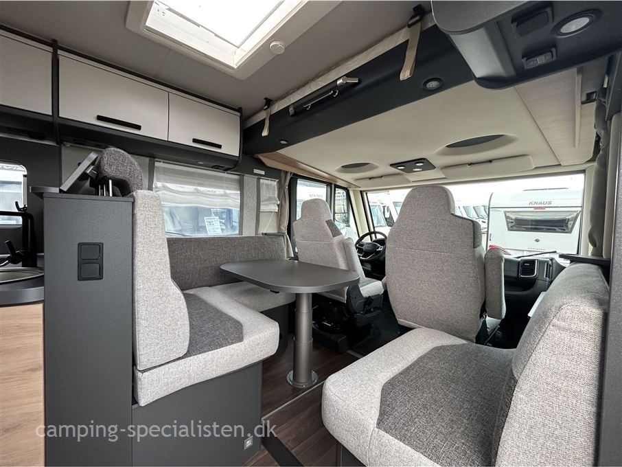 Knaus L!VE I 700 MEG