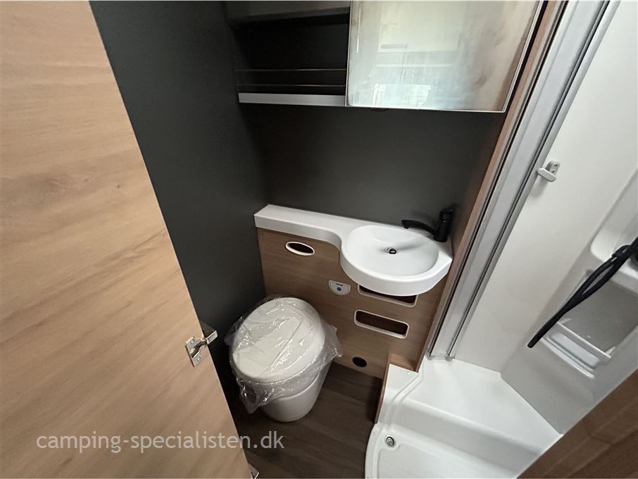 Knaus L!VE I 700 MEG