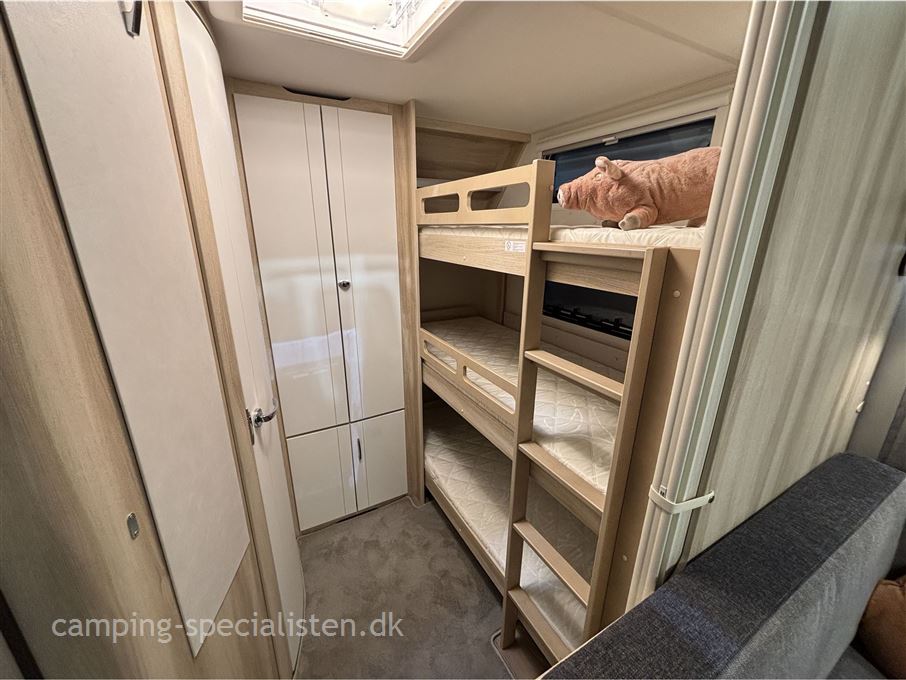 Hobby De Luxe 545 KMF