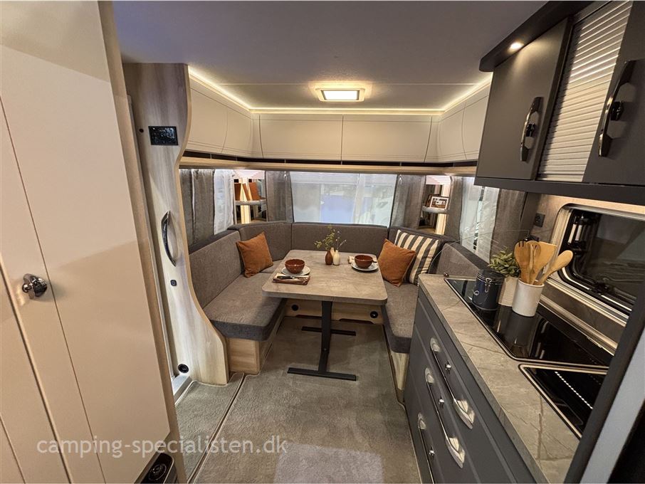 Hobby De Luxe 460 UFe