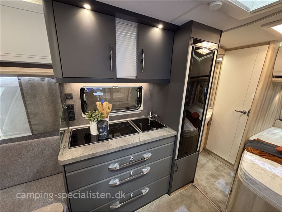 Hobby De Luxe 460 UFe