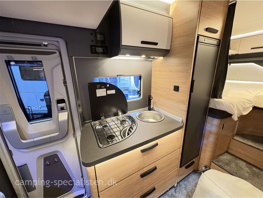 Knaus L!VE TI 650 MEG Black Selection