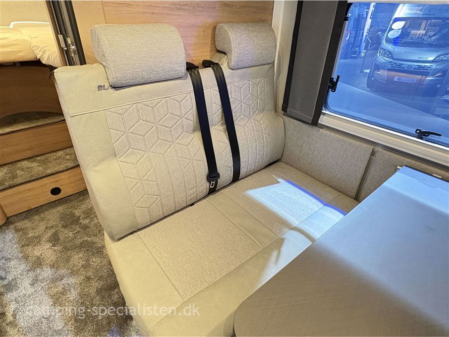 Knaus L!VE TI 650 MEG Black Selection