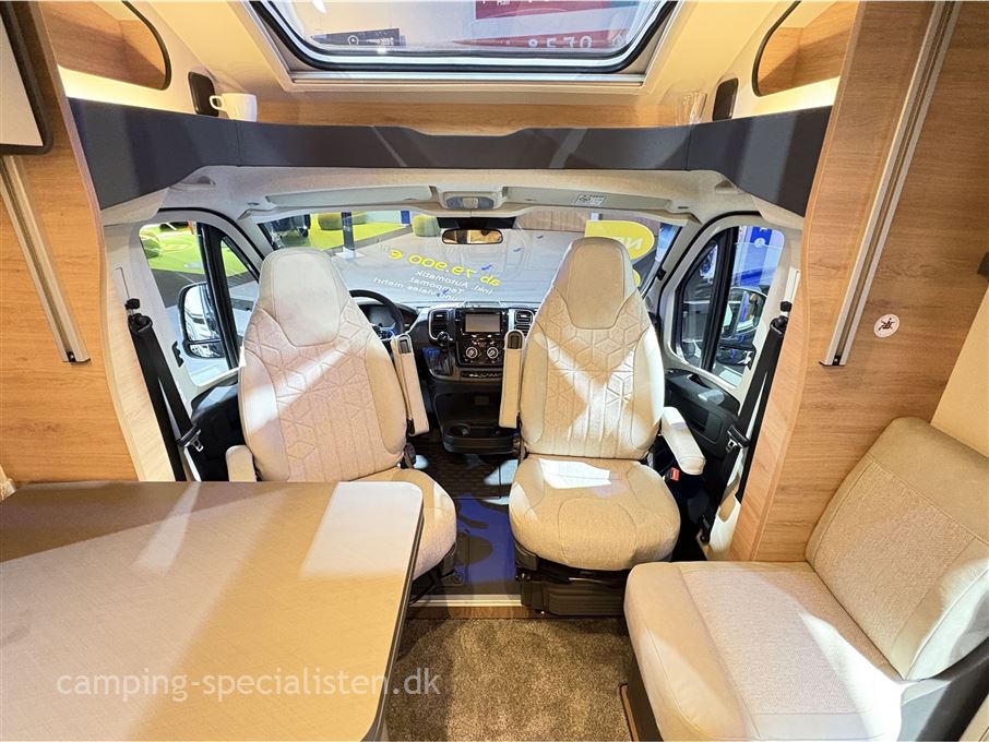 Knaus L!VE TI 650 MEG Black Selection